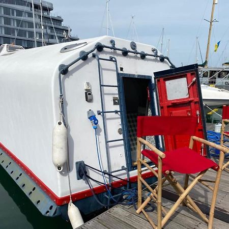5 Star Ocean Village Marina Reconditioned Rnli Rig Life Boat Southampton Esterno foto