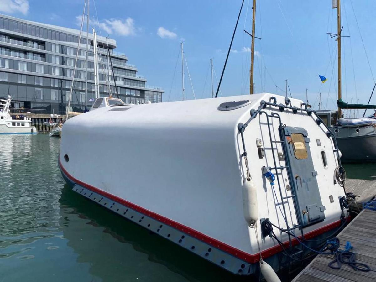 5 Star Ocean Village Marina Reconditioned Rnli Rig Life Boat Southampton Esterno foto