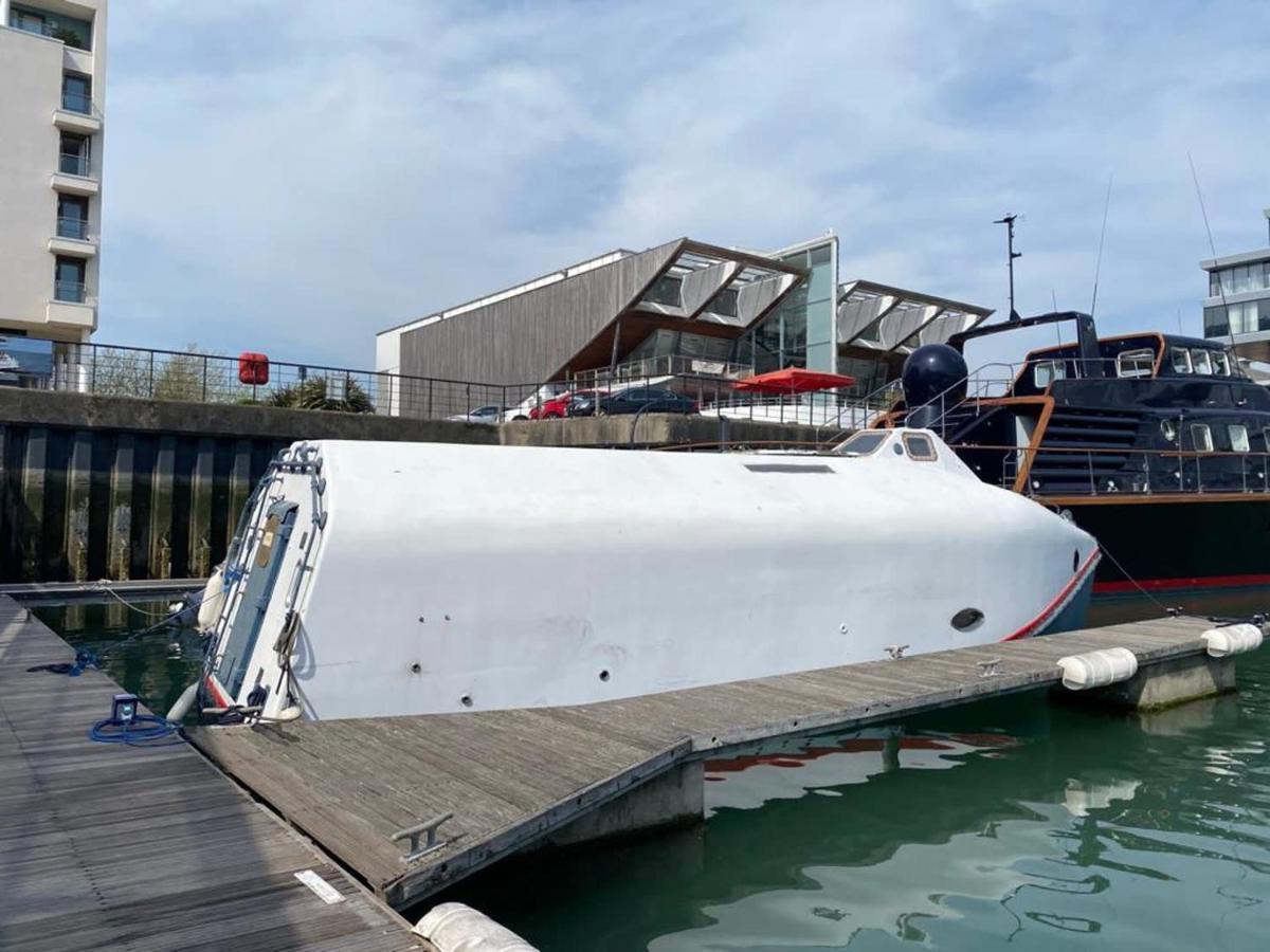 5 Star Ocean Village Marina Reconditioned Rnli Rig Life Boat Southampton Esterno foto